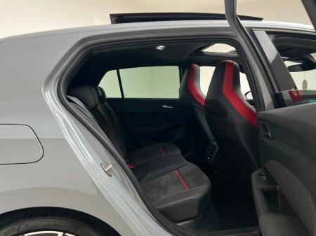 2022 Volkswagen Golf GTI CLUBSPORT 2.0 TSI 300HP *PAN ROOF* €49,990 thumbnail