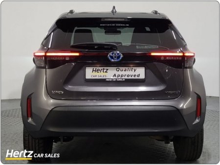 2023 Toyota Yaris DESIGN HEV 1.5 Petrol Automatic €25,895 thumbnail