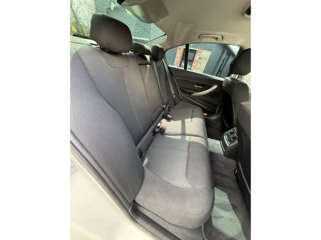 2017 BMW 3 Series - thumbnail 19