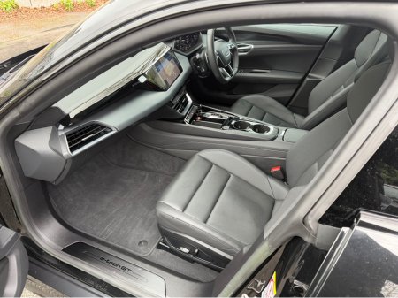 2023 Audi e-tron GT quattro - thumbnail 7