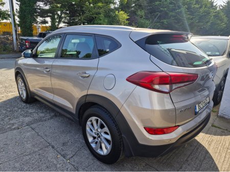 2016 Hyundai Tucson COMFORT PLUS 1.7 CRDI 115BHP NCT 11/26 TAX 01/25 FINANCE AVAILABLE @ €58 PER WEEK SERVICE HISTORY/ BLUETOOTH/ USB/ AUX/ A/C MULTI FUNCTION STEERING WHEEL/ HISTORY CHECKED €12,950