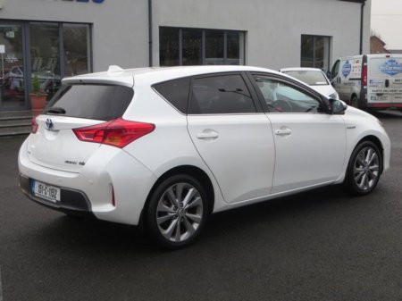 2015 Toyota Auris 1.8 HYBRID 5DR LUX €10,950 thumbnail