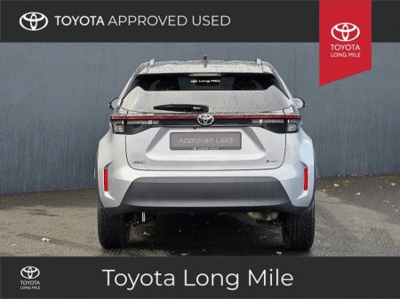 2025 Toyota Yaris Cross 1.5 Hybrid Luna Sport Bi-Tone 5dr €32,449