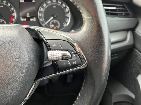 2023 Skoda Octavia AMBITION 2.0 TDI DIESEL //REVERSE CAMERA// €22,950 thumbnail