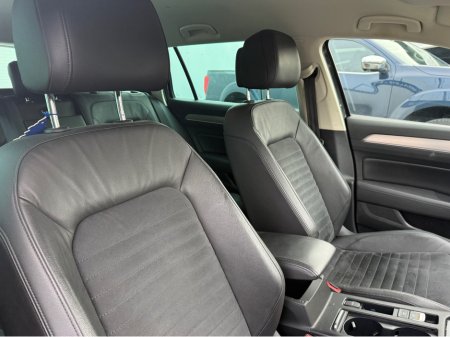 2018 Volkswagen Passat HIGHLINE 1.6 TDI MANUAL 6SPEED FWD 120 120HP 5DR €17,950 thumbnail