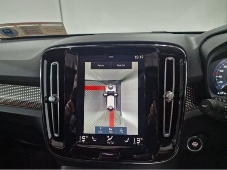 2021 Volvo XC40 - thumbnail 16