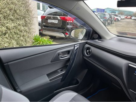 2016 Toyota Auris - thumbnail 15