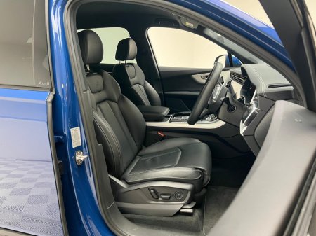 2024 Audi Q7 S LINE 55 TFSI E QUATTRO €84,990 thumbnail