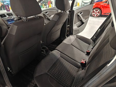 2015 Volkswagen Polo - thumbnail 18