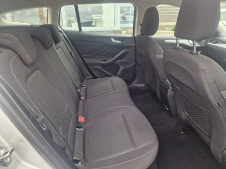 2021 Ford Focus - thumbnail 18