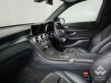 2020 Mercedes-Benz GLC Class GLC300de AMG Line 4MATIC thumbnail