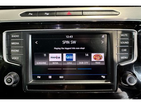 2017 Volkswagen Passat HIGHLINE 1.6 TDI MANUAL 6SPEED FWD 120HP 4DR €18,990 thumbnail