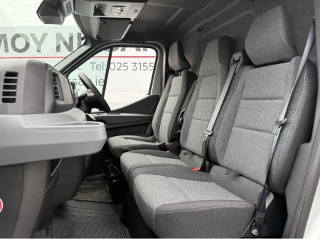 2026 Nissan Interstar - view 4