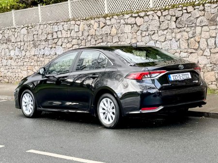 2022 Toyota Corolla - thumbnail 3