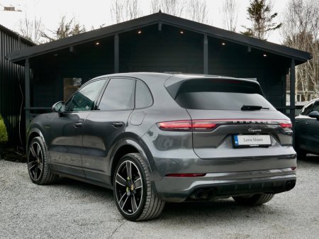 2020 Porsche Cayenne 3.0 V6 E-HYBRID 4WD AUTO €59,950 thumbnail