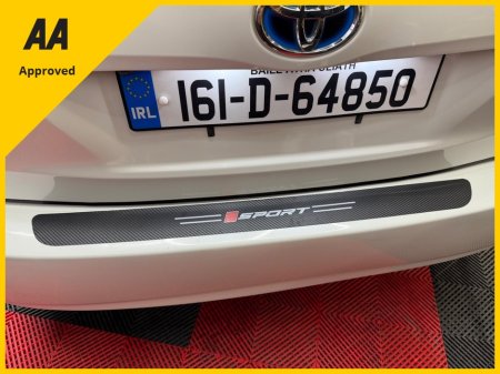 2016 Toyota Prius - thumbnail 11