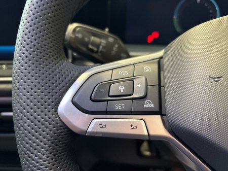 2026 Volkswagen Tayron R-line 75 PHEV €61,617 thumbnail