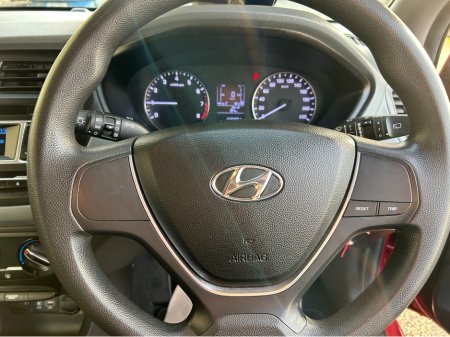 2017 Hyundai i20 1.2 PETROL CLASSIC 5DR €6,995 thumbnail