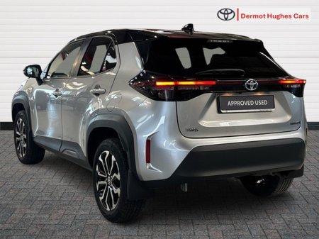 2023 Toyota Yaris Cross LUNA SPORT HYBRID AUTO €28,950 thumbnail