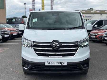 2026 Renault Trafic LWB EXTRA 150 ex vat price displayed