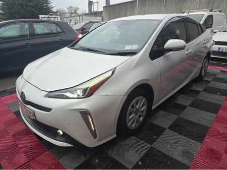 2020 Toyota Prius 6AA-ZVW51 €21,950 thumbnail