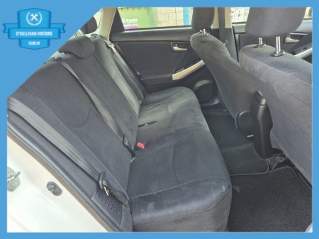 2015 Toyota Prius - thumbnail 19