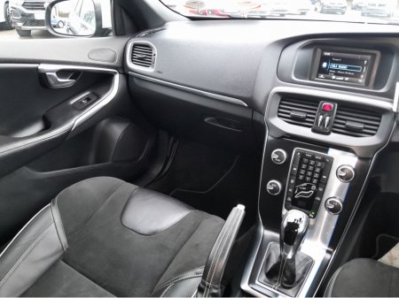 2016 Volvo V40 D2 R-DESIGN ED 5DR thumbnail