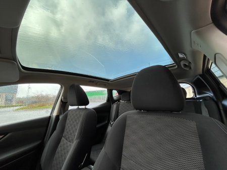 2016 Nissan Qashqai - thumbnail 9