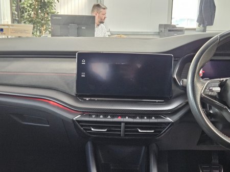 2022 Skoda Octavia - thumbnail 14