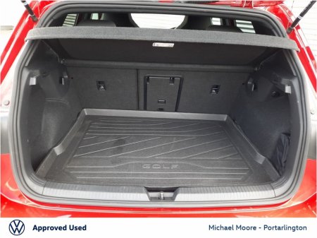 2024 Volkswagen Golf 1.5 TSI 130HP R-Line €33,950 thumbnail