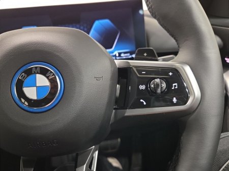 2024 BMW 5 Series - thumbnail 18