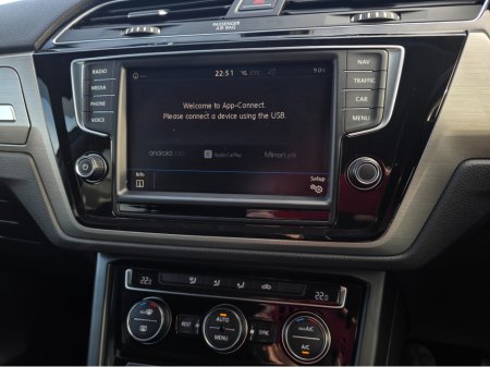 2016 Volkswagen Touran ( 162 REG ) 1.4 TSI 7 SEATER CARPLAY ANDROID AUTO LARGE TOUCH SCREEN - SPECIALISING IN IMPORTS OF GERMAN AUTOMATIC HI SPEC €16,950 thumbnail