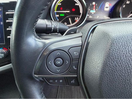 2020 Toyota Camry - thumbnail 25