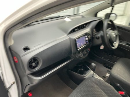 2017 Toyota Yaris - thumbnail 21