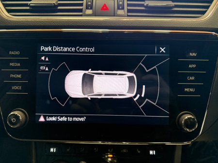 2022 Skoda Superb SUPERB C AMB 1.4TSI 218HP iV DSG €25,900 thumbnail