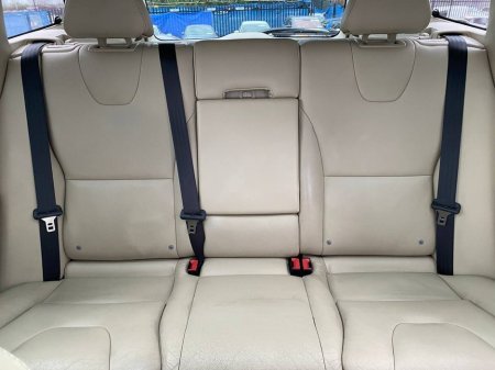 2016 Volvo XC60 - thumbnail 15