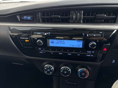 2016 Toyota Corolla COROLLA 1.4 D-4D AURA €15,450 thumbnail