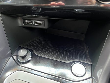 2020 Volkswagen T-Roc R-LINE AUTOMATIC 2.0 DIESEL //HALF LEATHER SEATS//KEYLESS ENRTY//ADAPTIVE CRUISE CONTROL//REVESE CAMERA// €25,950 thumbnail