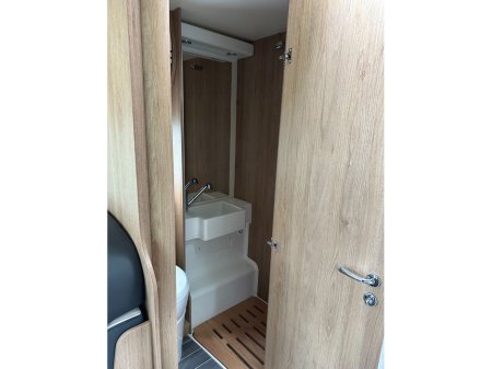 2024 Ford Transit Roller Team Auto Roller 747 Automatic thumbnail