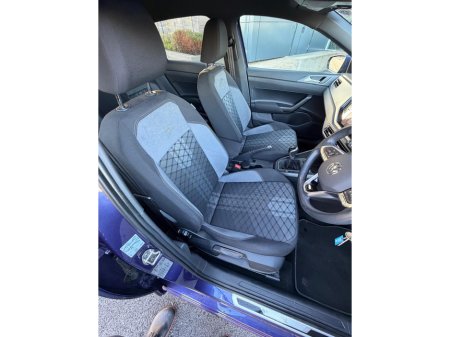 2023 Volkswagen Polo R-LINE 1.0 TSI 95BHP MANUAL 5SPEED 5 5DR thumbnail