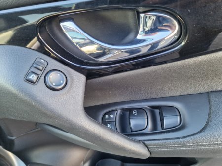 2017 Nissan Qashqai - thumbnail 19