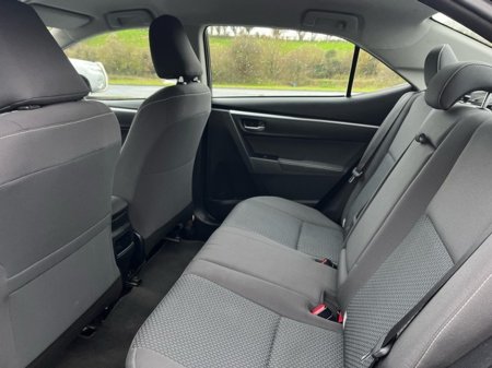 2018 Toyota Corolla - thumbnail 7