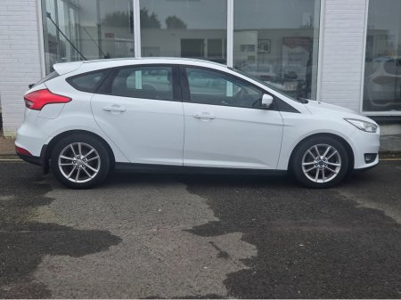 2015 Ford Focus - thumbnail 3