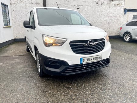 2022 Opel Combo L1H1 1.5 CDTI 100PS DIESEL 6SPEED MANUAL MY22 SWB €13,000 thumbnail