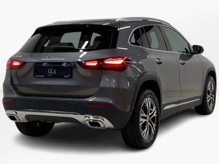 2026 Mercedes-Benz GLA Class - thumbnail 3