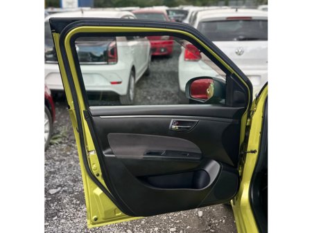 2016 Suzuki Swift - thumbnail 8