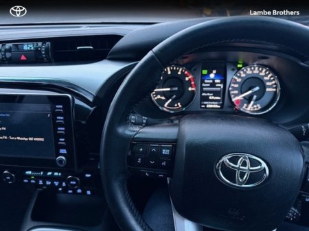 2021 Toyota Hilux - thumbnail 11