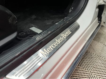 2017 Mercedes-Benz C Class €21950! 2017 MERCEDES-BENZ C220D AVANTGARDE 2.2 AUTOMATIC / CRUISE CONTROL / REVERSE CAMERA / ELCTRIC MEMORY & HEATED SEATS / PADDLE SHIFTERS / AMBIENT LIGHTS €21,950 thumbnail