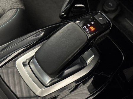 2022 Peugeot 2008 - thumbnail 17