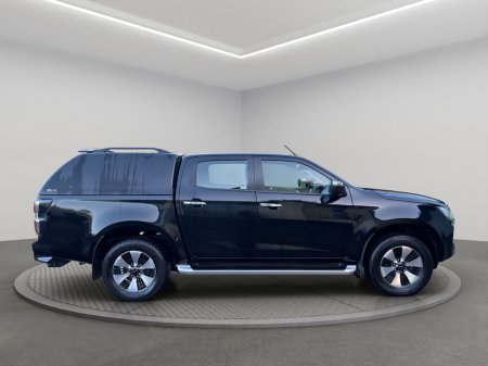 2016 Mitsubishi Shogun 